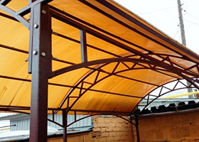 навес двускатный металлический на болтовом соединении
