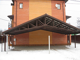 навес металлический с усиленными фермами